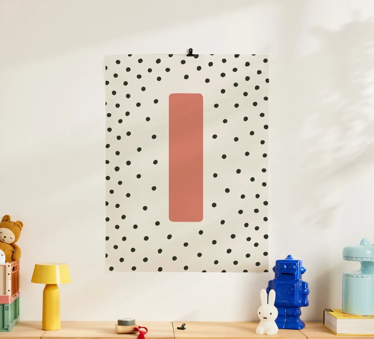 Initiale I sur motif à pois - style scandinave poster avec cadre en plastique de KidzStudio