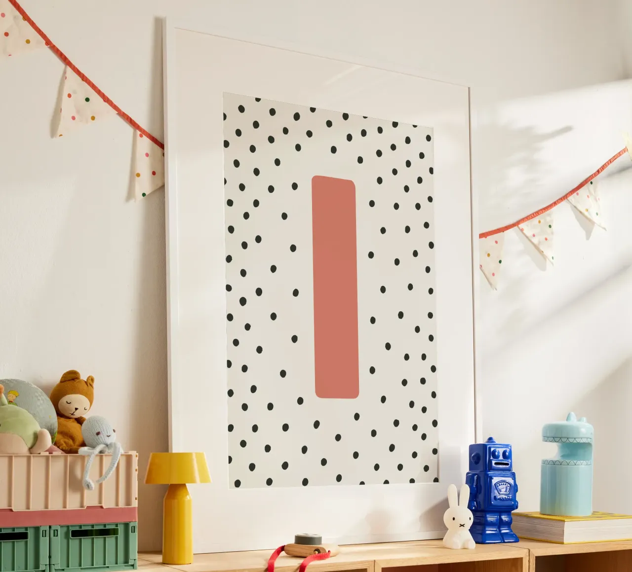 Initiale I sur motif à pois - style scandinave poster avec cadre en plastique de KidzStudio