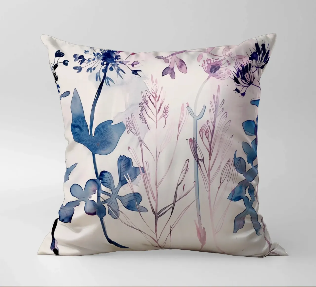 Flora crepuscolare cuscino da Sophia Calder Studio