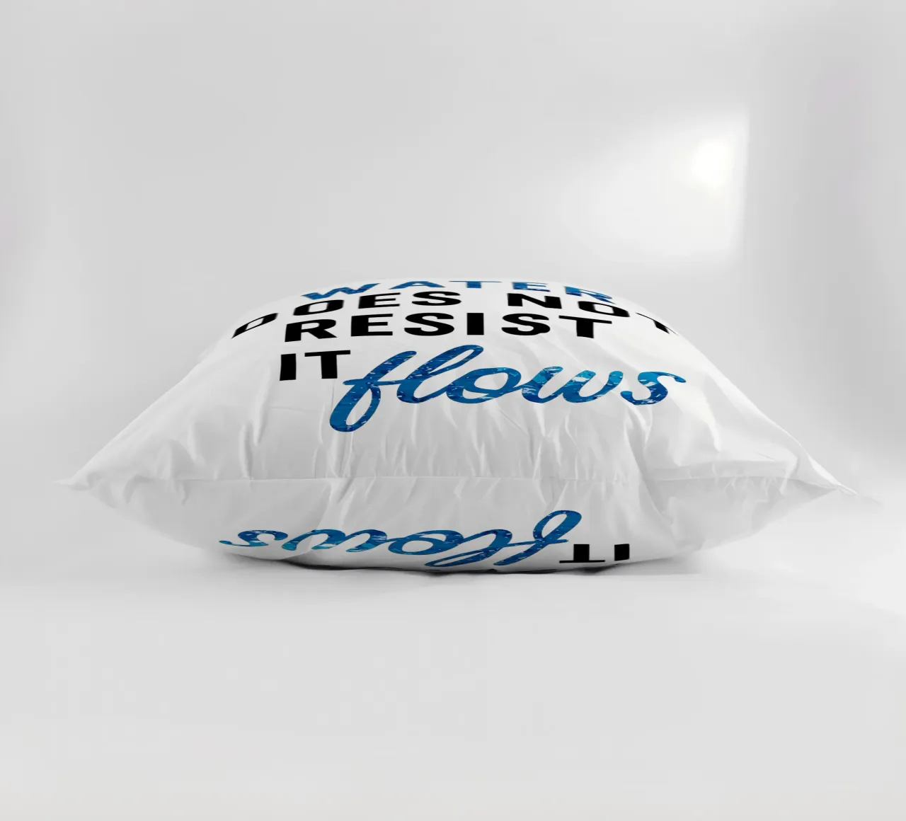 WATER DOES NOT RESIST - IT FLOWS cuscino da Vintage Van Gogh