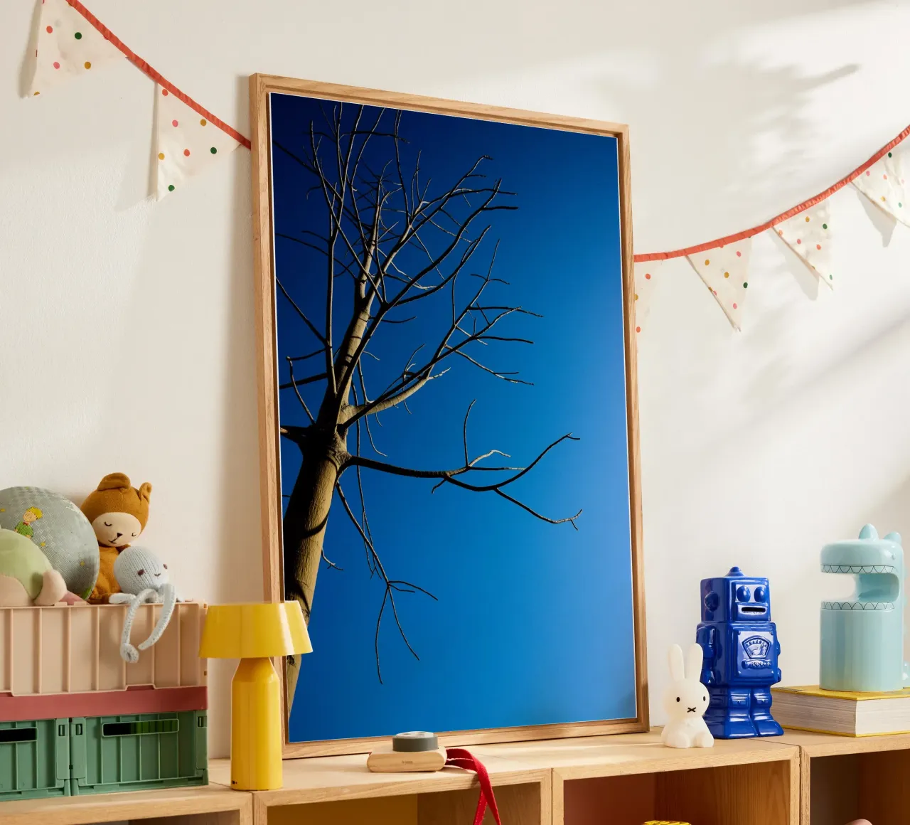 Albero nudo plexiglass da Tal Paz-Fridman