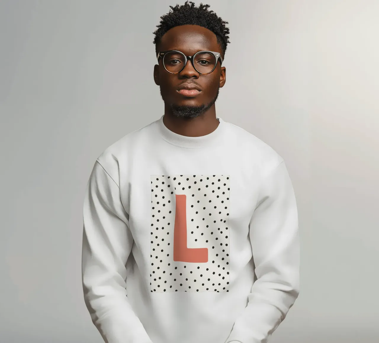 Initial L on dot pattern - Scandinavian style sweatshirt by KidzStudio