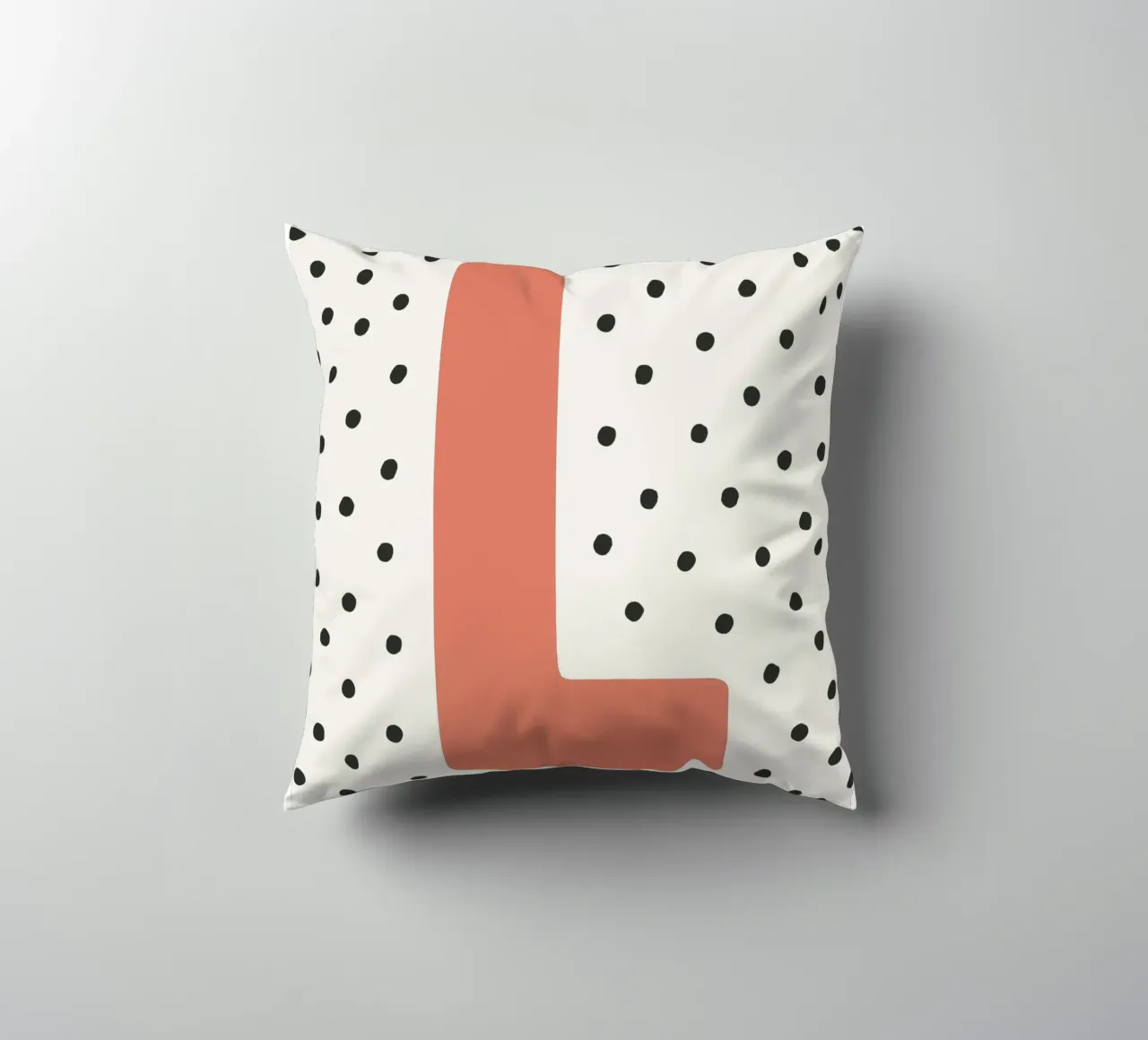 Iniziale L su motivo a pois - Stile scandinavo cuscino da KidzStudio