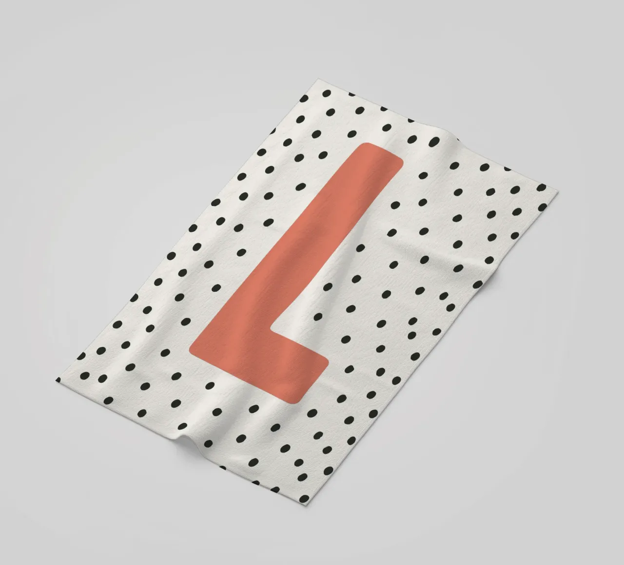 Iniziale L su motivo a pois - Stile scandinavo telo mare da KidzStudio