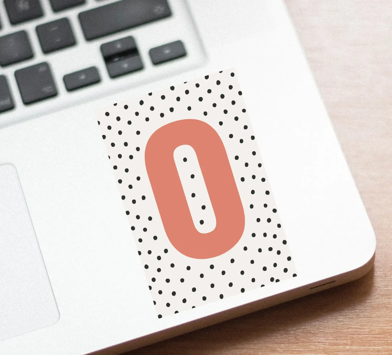 Initiale O auf Punktemuster – Skandinavischer Stil Sticker von KidzStudio