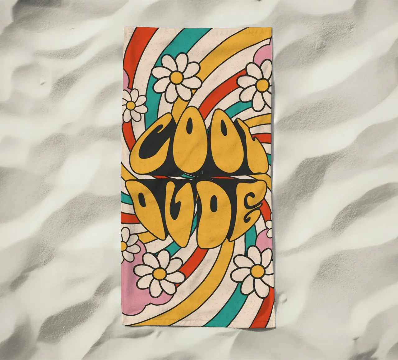 Groovy "Cool Dude" Retro Swirls & Gänseblümchen Kunst Strandtuch von homdeco