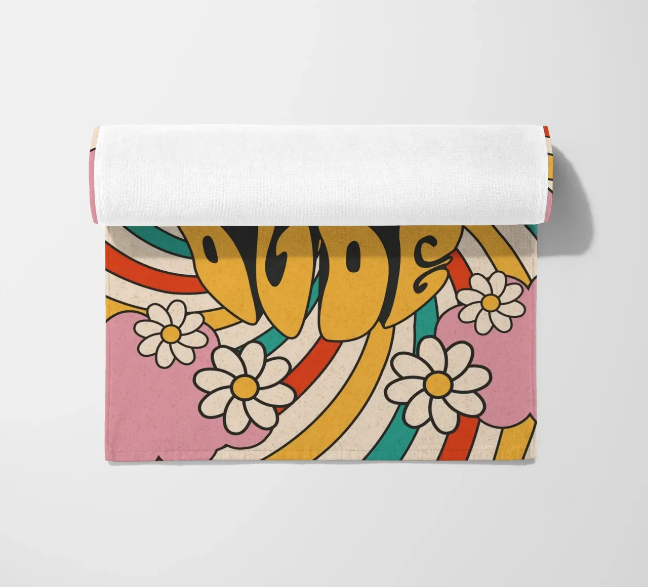 Groovy "Cool Dude" Retro Swirls & Gänseblümchen Kunst Strandtuch von homdeco