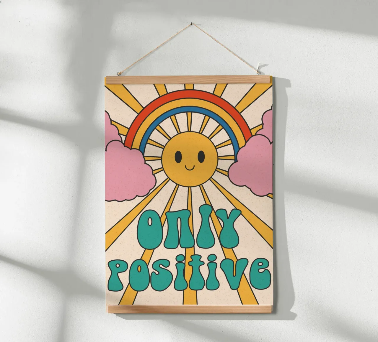 Groovy "Nur positiv" Sonne & Regenbogen Kunst - Retro Vibes Poster von homdeco