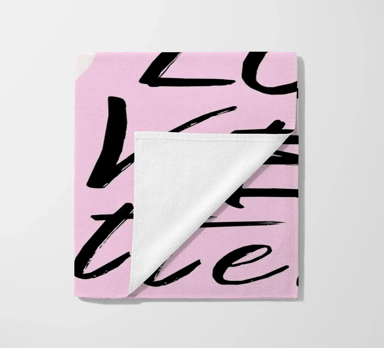 "Questa è una lettera d'amore" - Scrittura rosa e nera telo mare da homdeco
