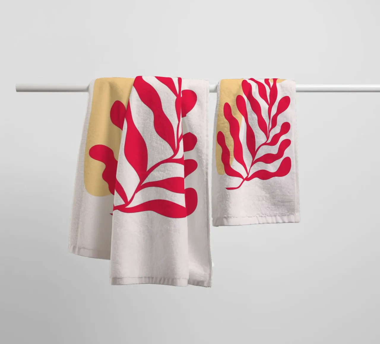Op Matisse geïnspireerd abstract rood koraal en oker - Boho Art badhanddoek van homdeco