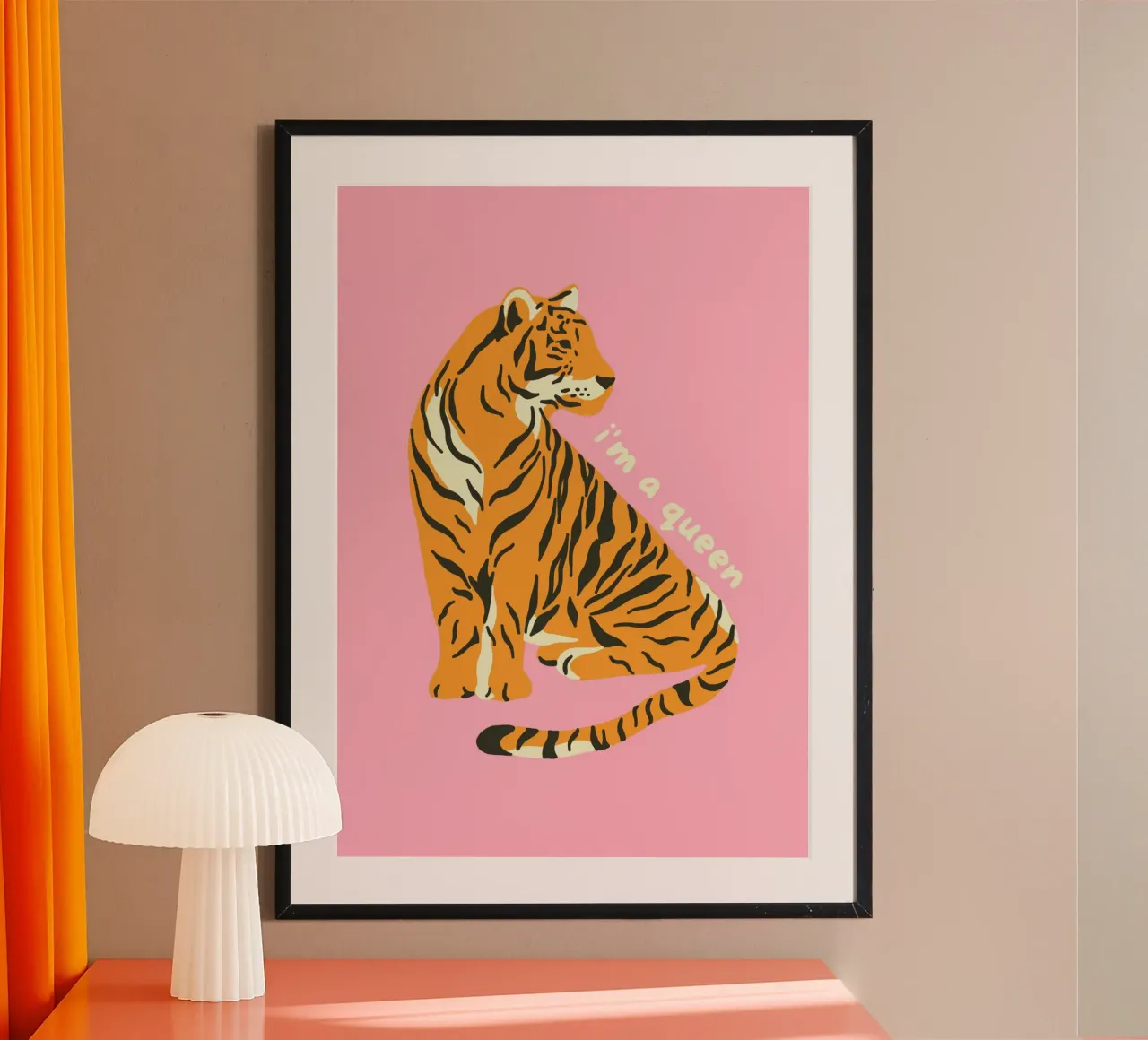 Arte della tigre "I'm a Queen" - Stampa in rosa e arancione poster con telaio in alluminio da homdeco