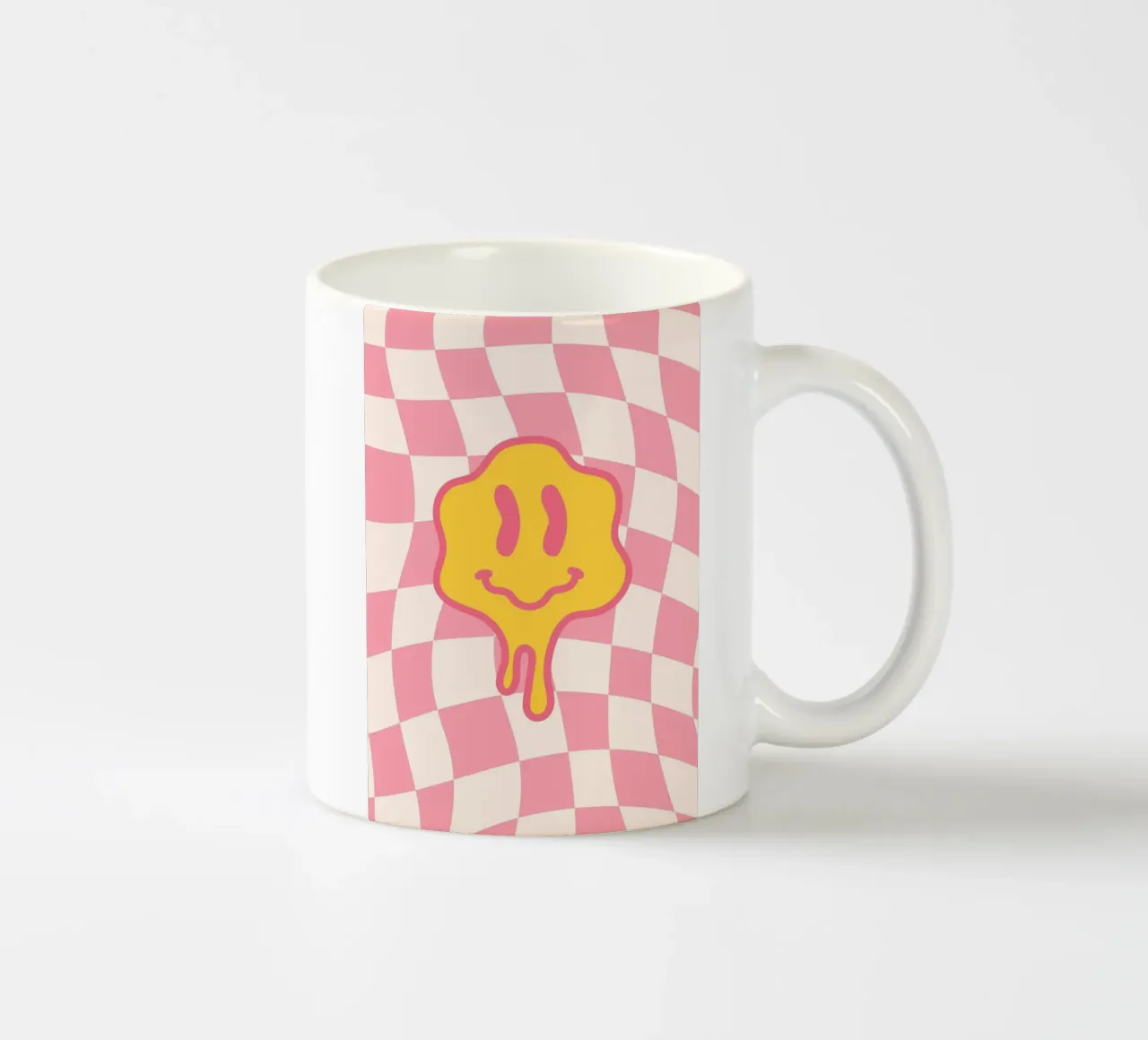 Tropfendes Smiley-Gesicht - Rosa Schachbrett Retro-Kunst Keramik Tasse von homdeco