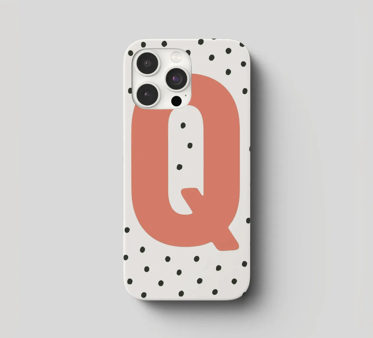 Initial Q on dot pattern - Scandinavian style iphone case by KidzStudio