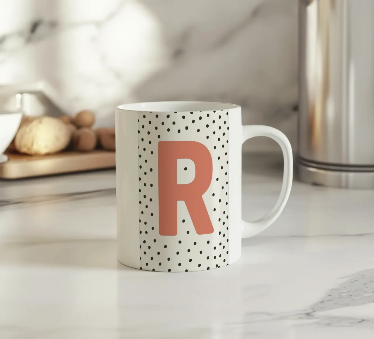 Iniziale R su motivo a pois - Stile scandinavo tazza in ceramica da KidzStudio
