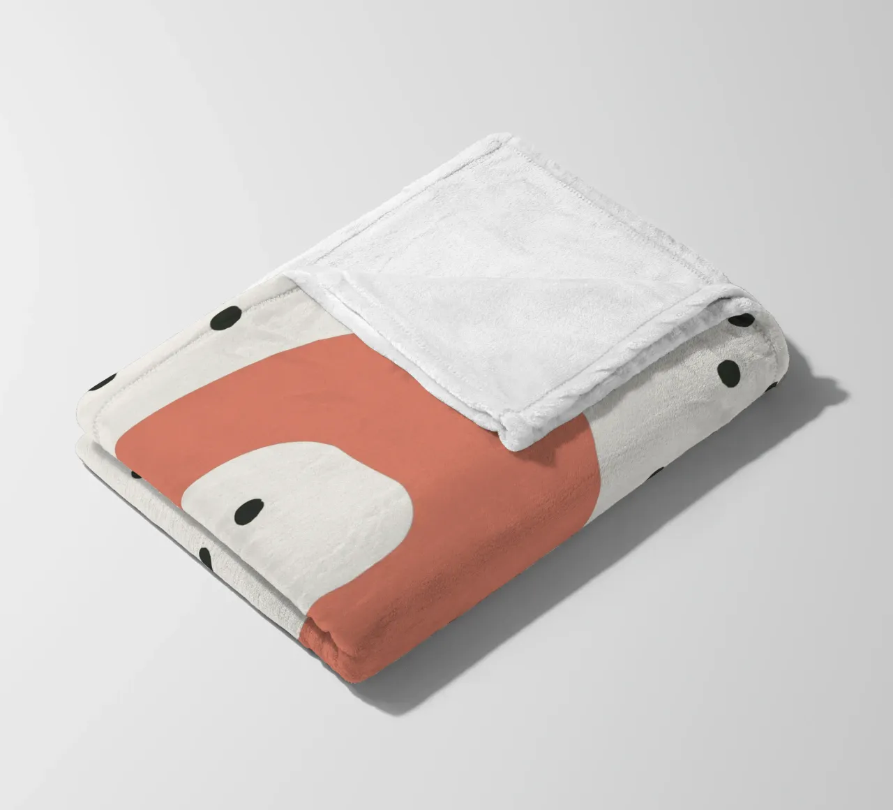 Initial R on dot pattern - Scandinavian style fleece blanket by KidzStudio