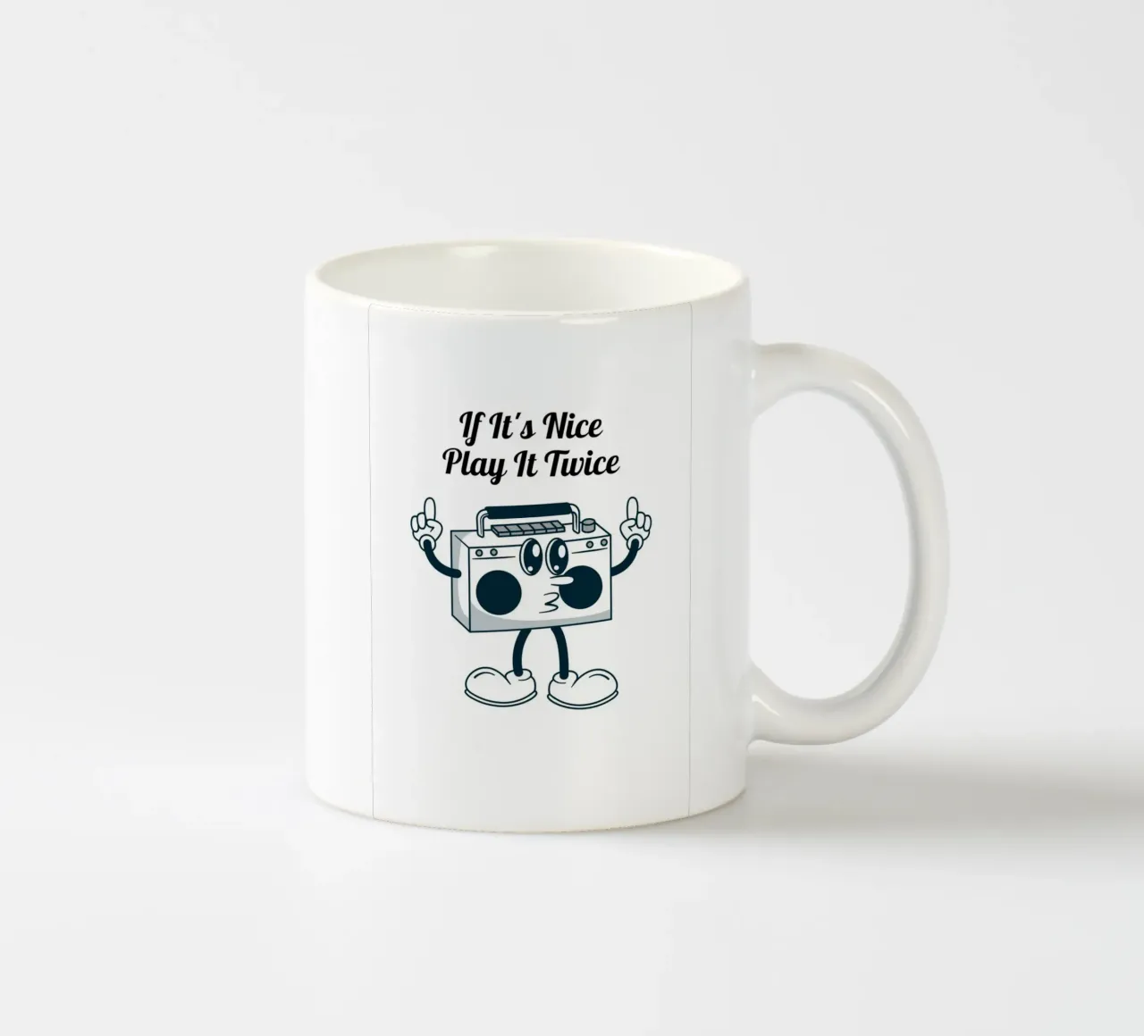 "If It's Nice Play It Twice" Retro Boombox Kunst Keramik Tasse von homdeco