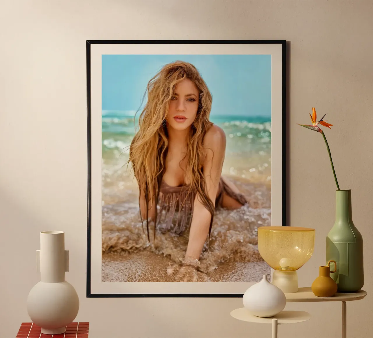Shakinra in Beach poster da Musadad Shop