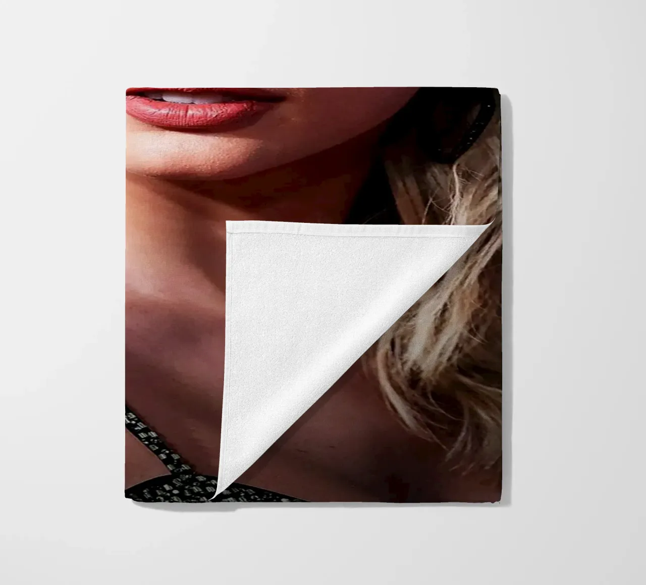 Taylor Swift telo mare da Musadad Shop