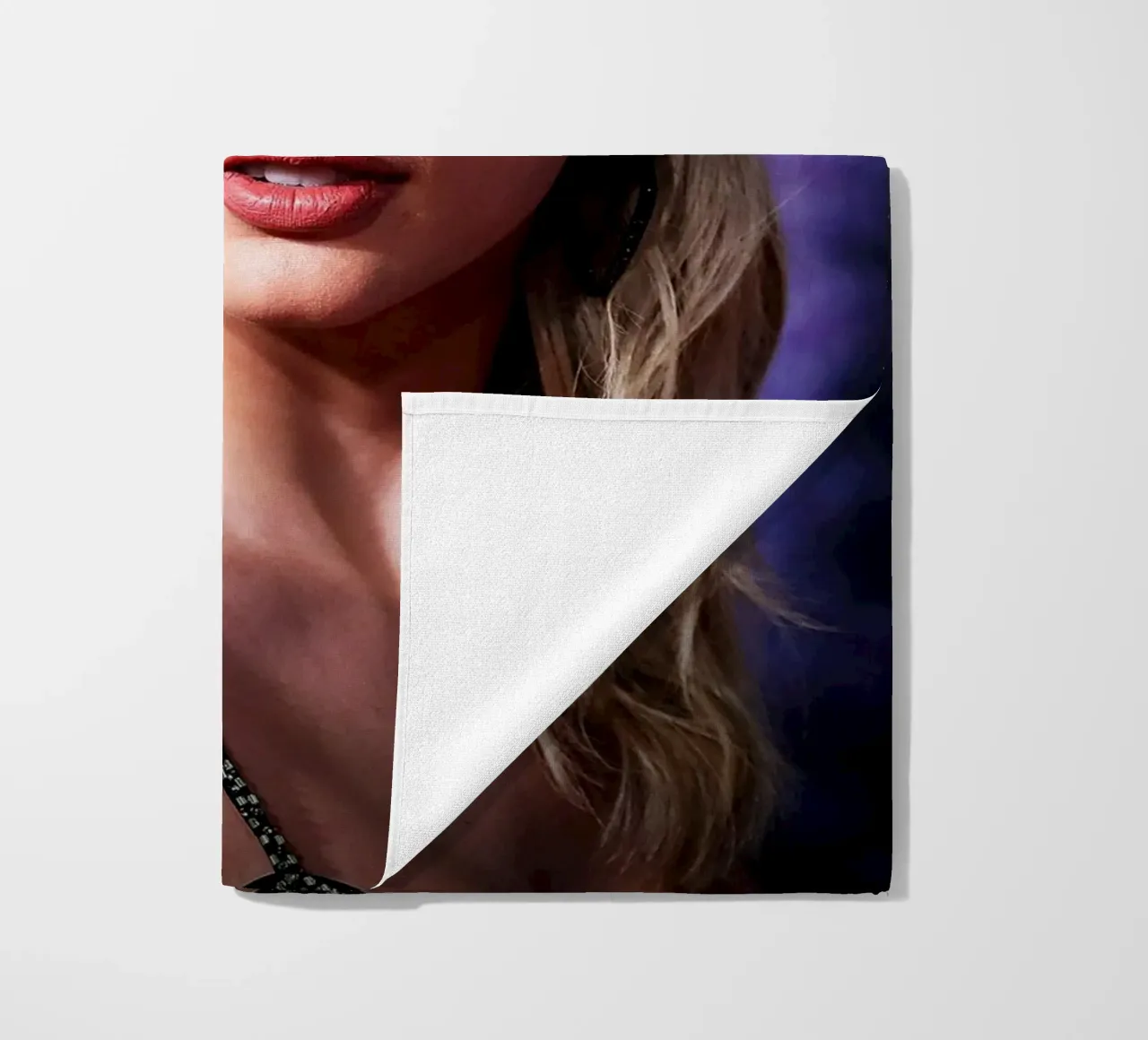 Taylor Swift telo mare da Musadad Shop