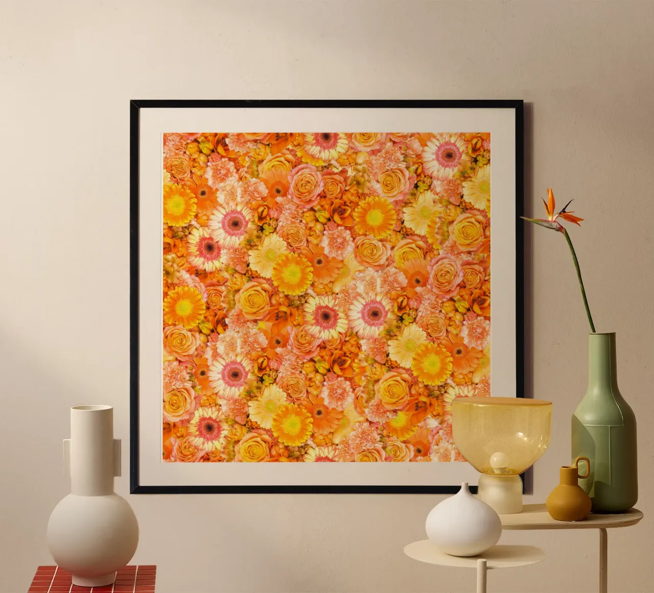 Bouquet di fiori arancione brillante poster con telaio in alluminio da Curious Collections by Marielle Leenders