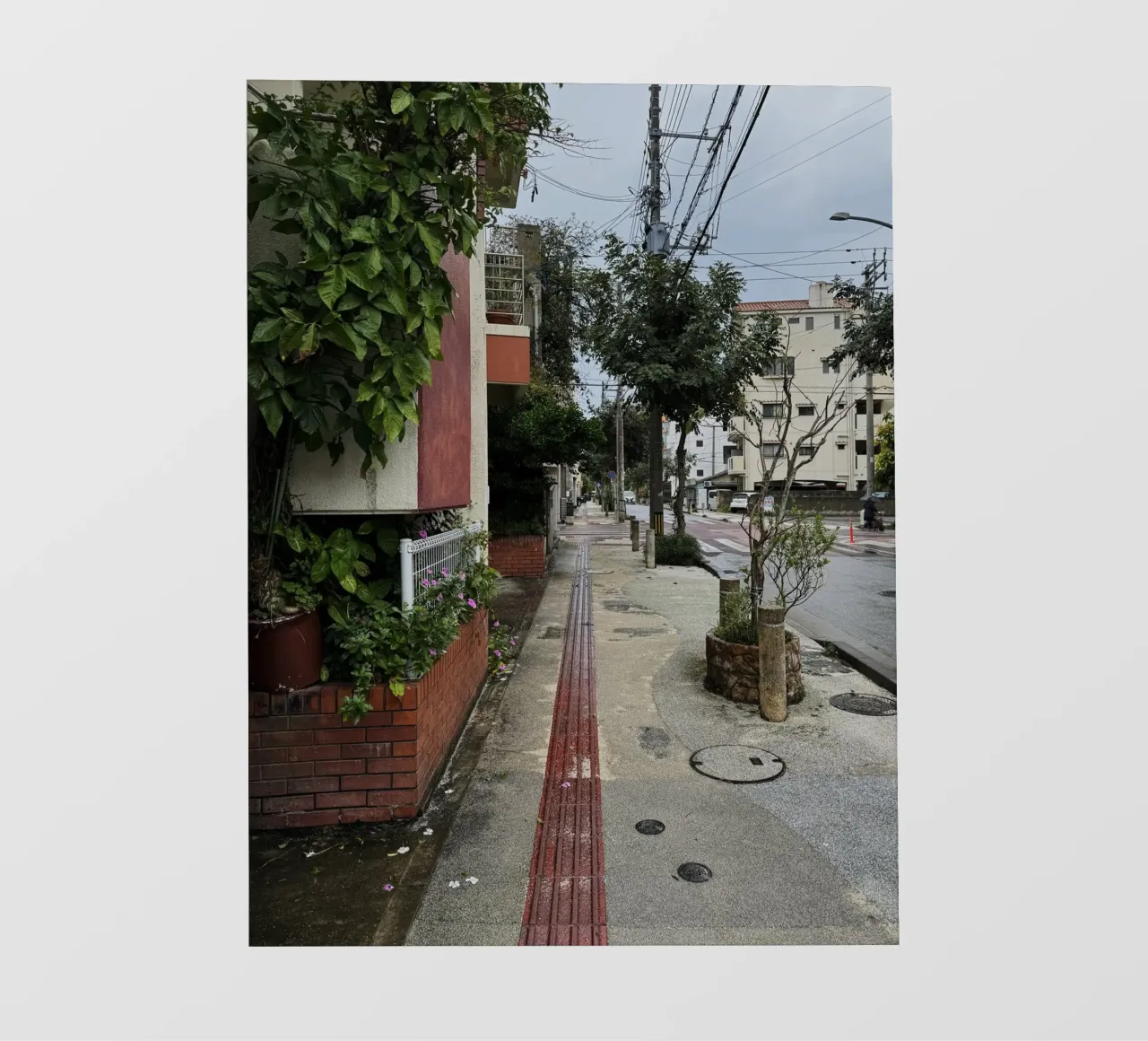 Strada vuota a Naha, Okinawa pellicola backlit da byrieneke