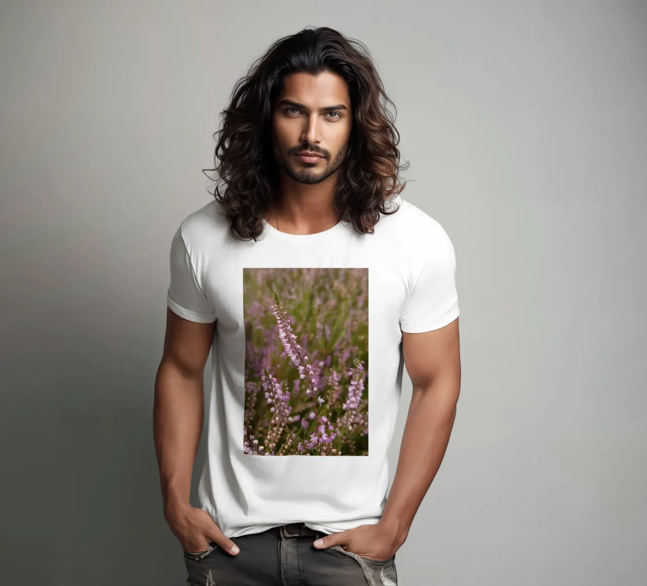 Fiori di erica rosa e viola t-shirt da byrieneke