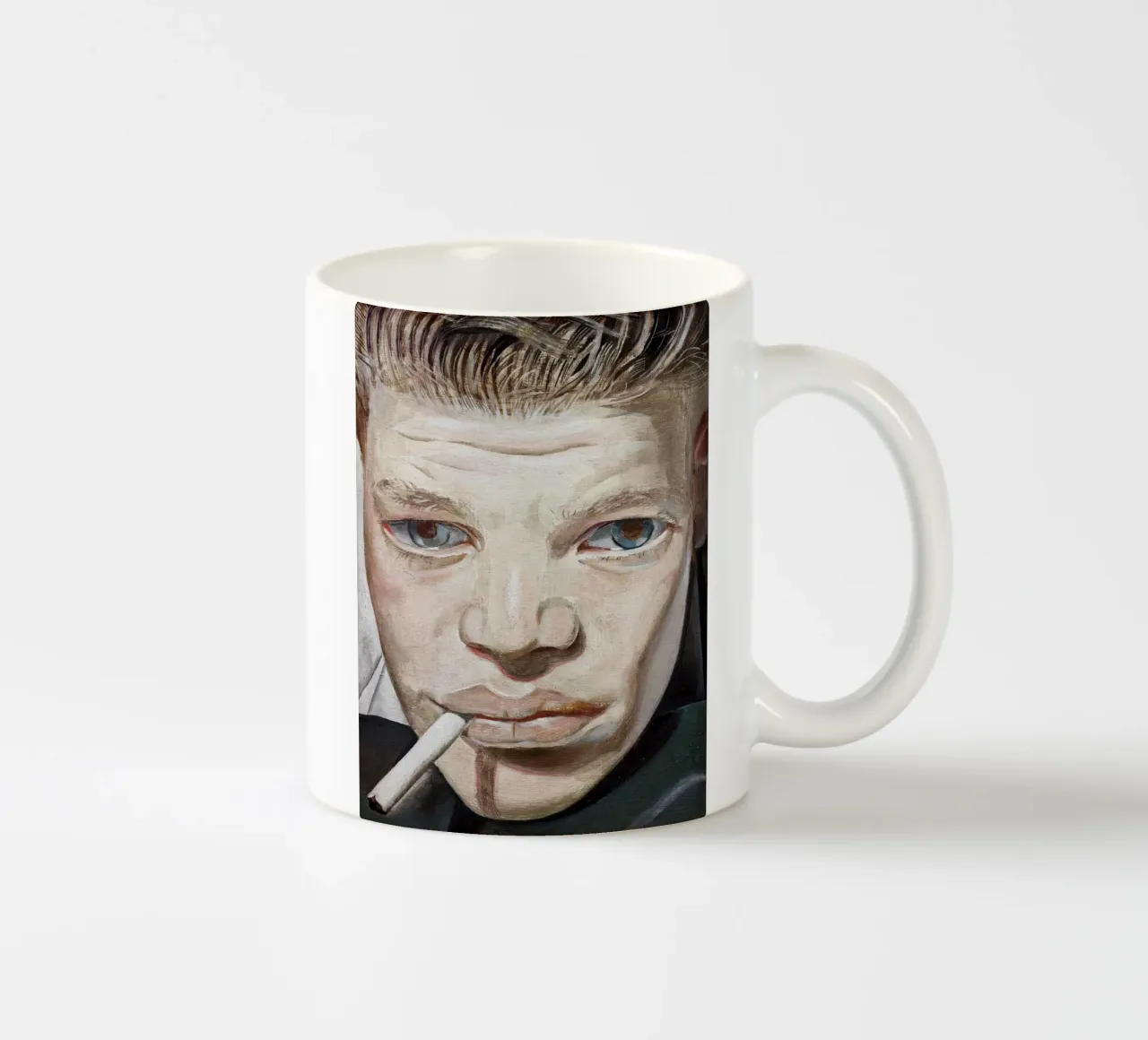 Il ragazzo che fuma - Lucia Freud tazza in ceramica da julyebayprint