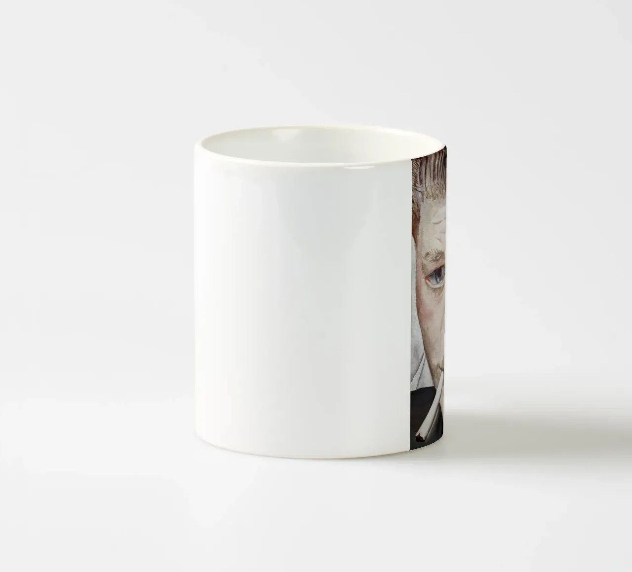 Il ragazzo che fuma - Lucia Freud tazza in ceramica da julyebayprint