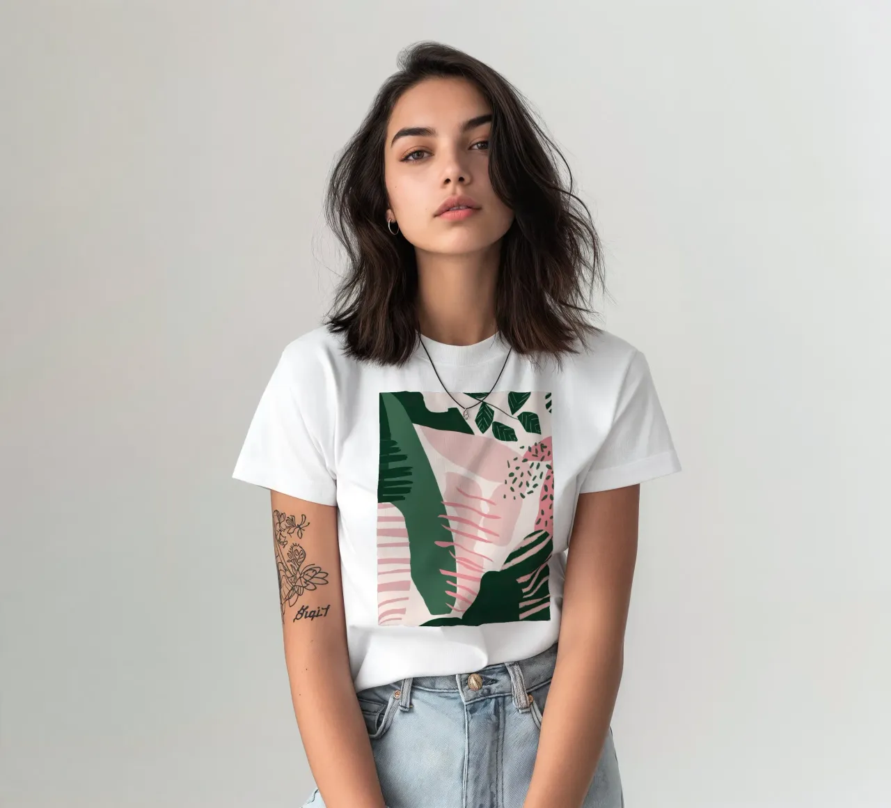 Groene Vorm Abstract t-shirt van Thistle Bloom