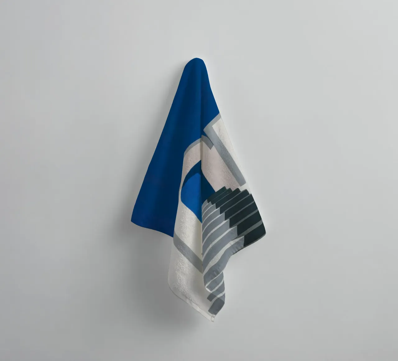 Semplice porta blu asciugamano da bagno da Line Fable