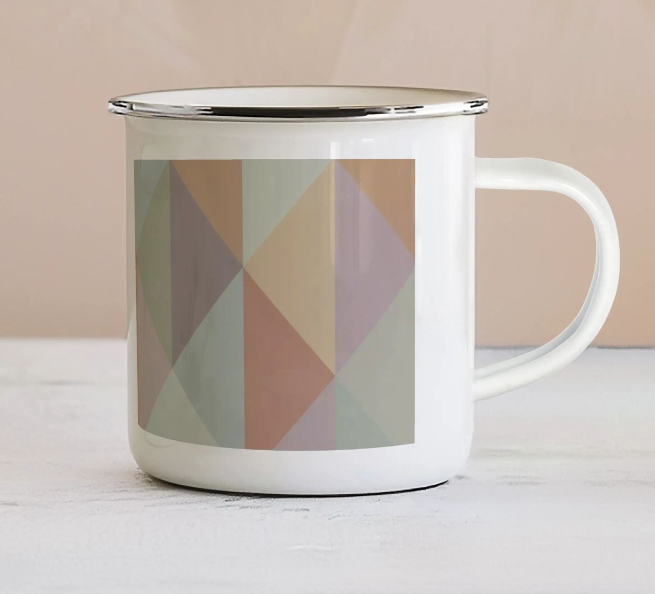Disegno a triangolo colorato tazza in smalto da Metron