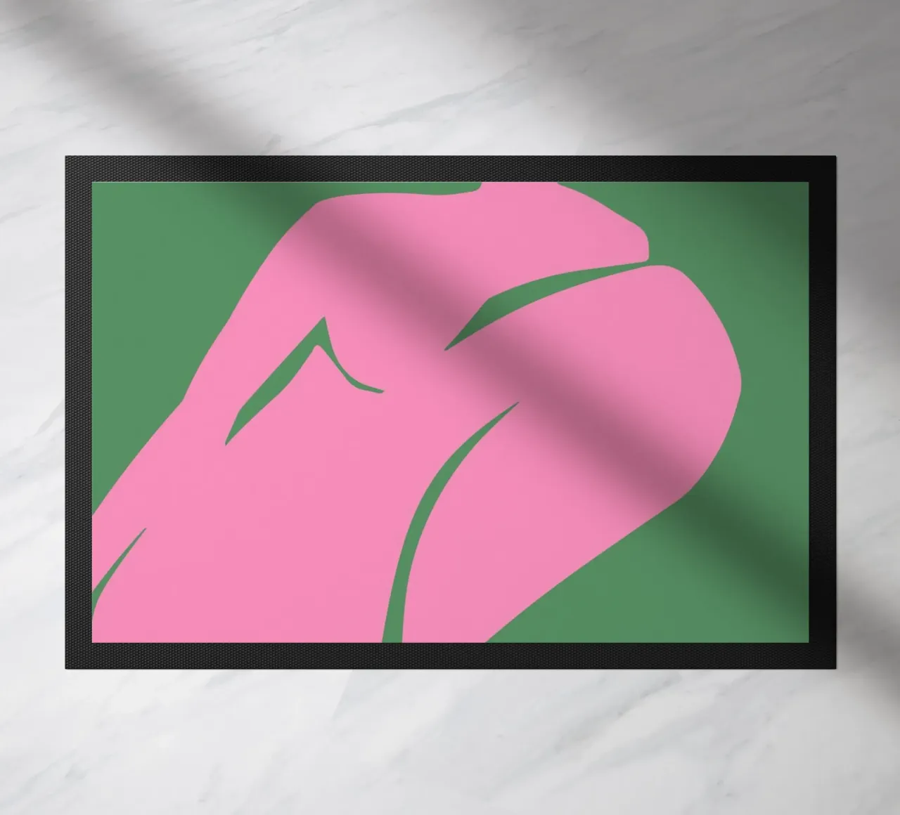 Silhouette minimalista rosa-nudo ispirata a Matisse su verde zerbino da The Art Club