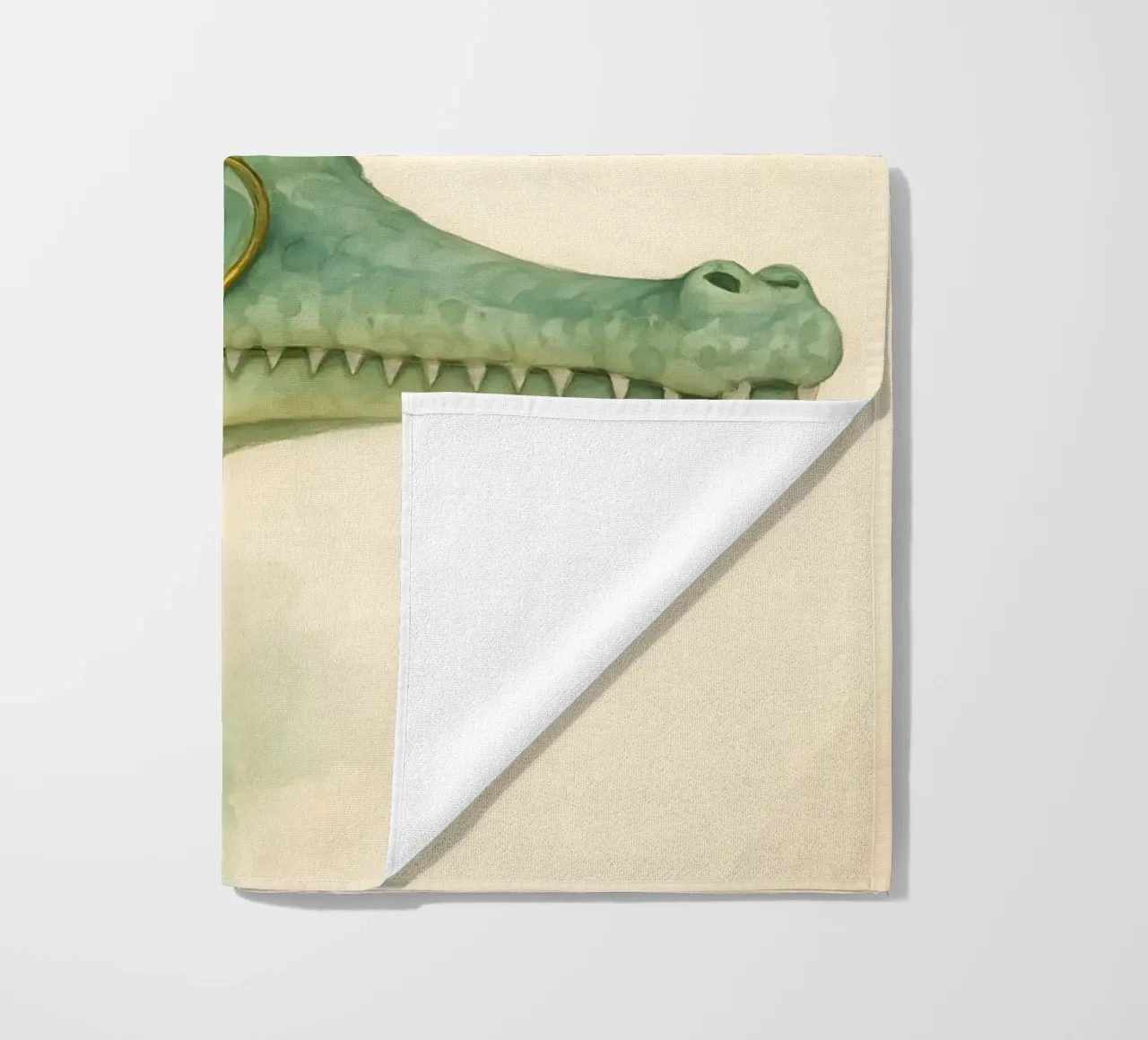 Zachte krokodil: Bloesems & Messing strandhanddoek van Graceful Desine