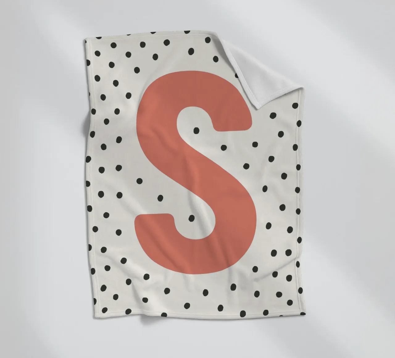 Initial S on dot pattern - Scandinavian style fleece blanket by KidzStudio
