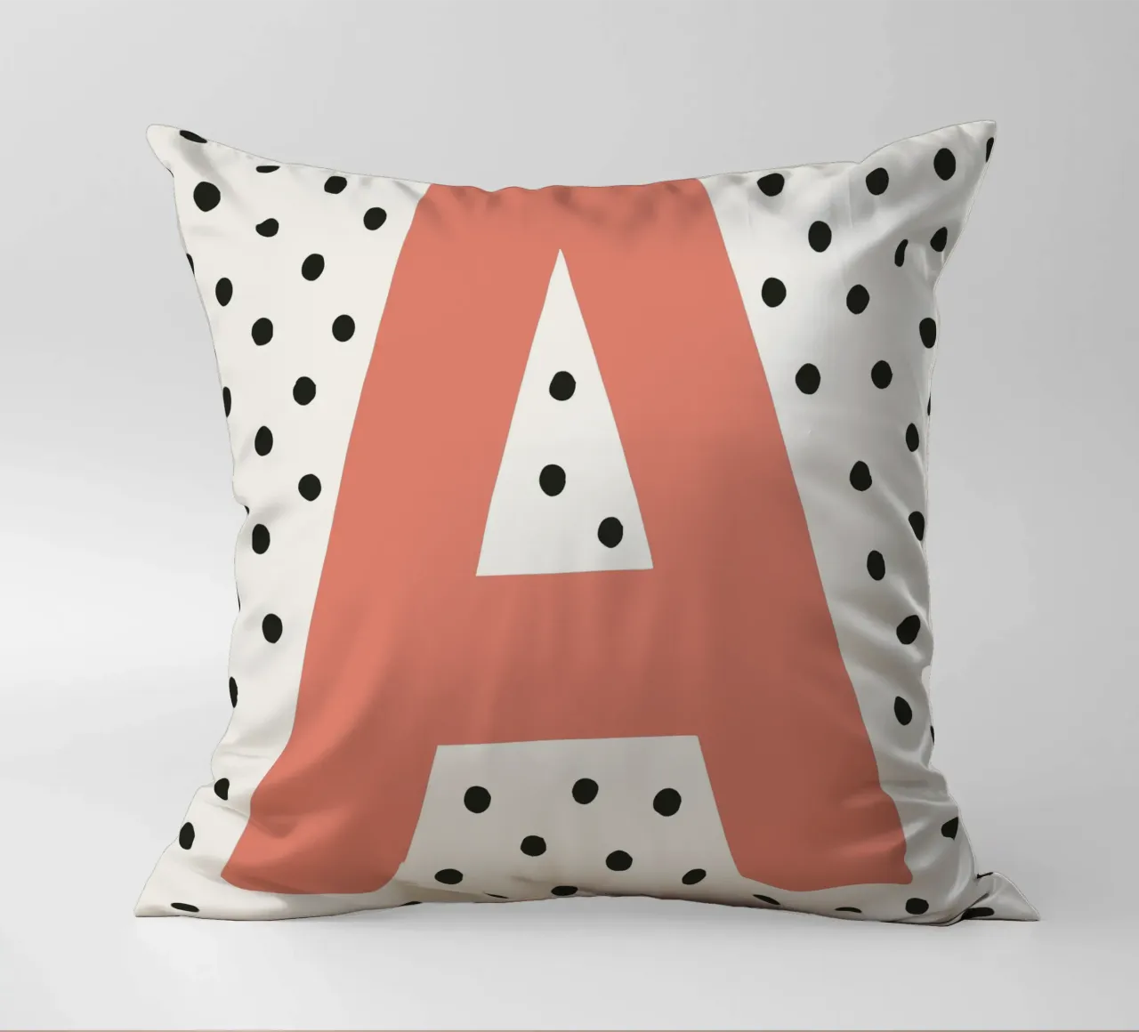 Alfabeto a pois cuscino da KidzStudio