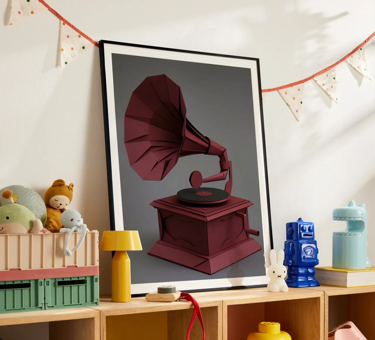 Grammofono d'epoca in cartapesta poster con telaio in legno da Papercut Gallery