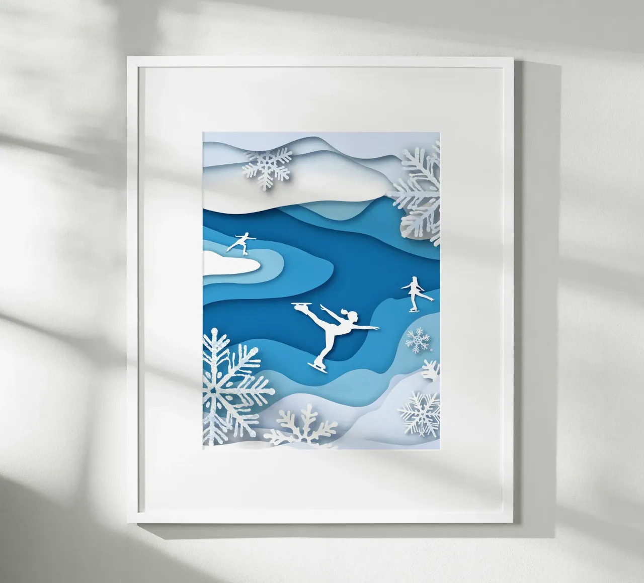 Pattinatori sul ghiaccio in inverno Papercut Art poster con telaio in plastica da Papercut Gallery