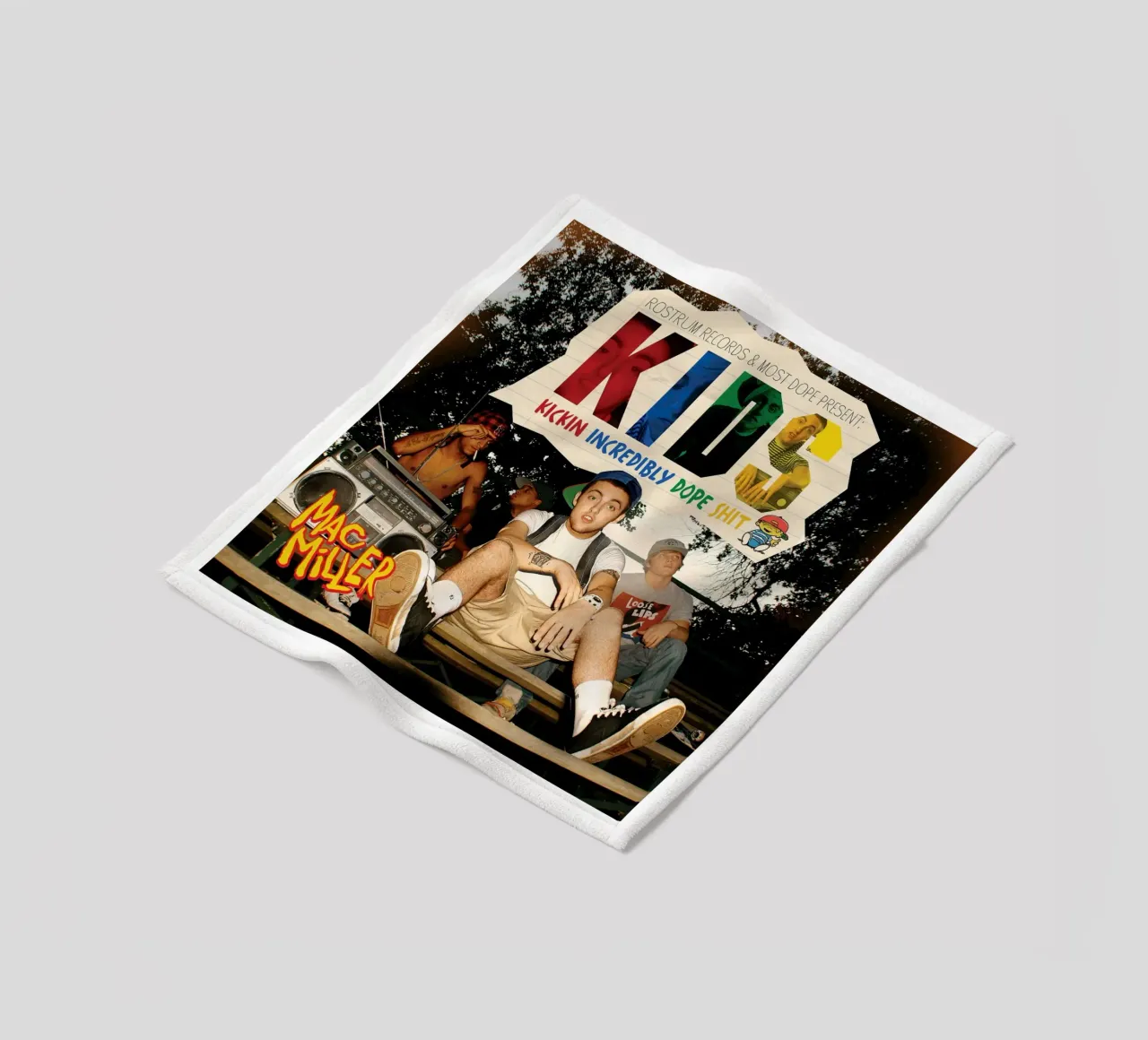 Copertina alternativa per l'album di Mac Miller coperta in pile da softseilish
