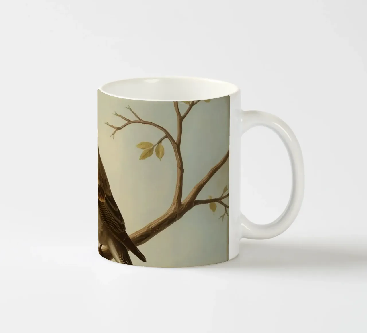 Passero appollaiato su un ramo con foglie morbide in un ambiente tranquillo tazza in ceramica da DesignDoodle