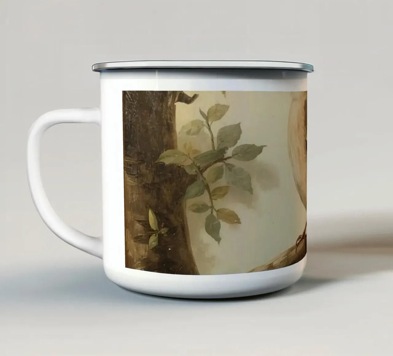 Passero appollaiato su un ramo con foglie morbide in un ambiente tranquillo tazza in smalto da DesignDoodle