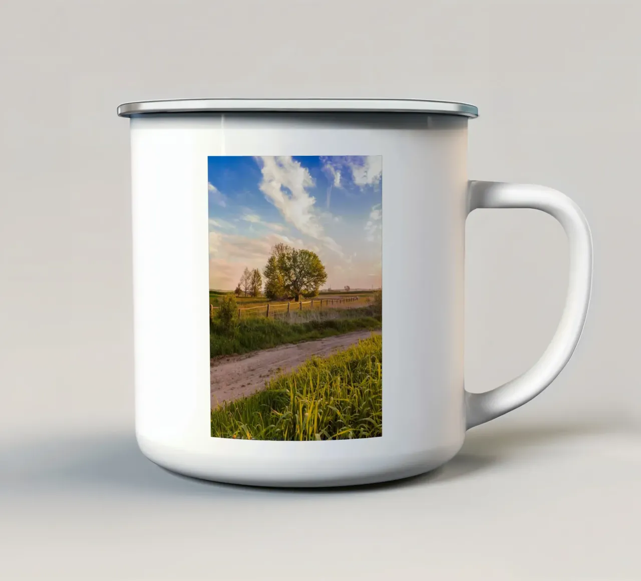 path grass clouds Emaille Tasse von animal story home