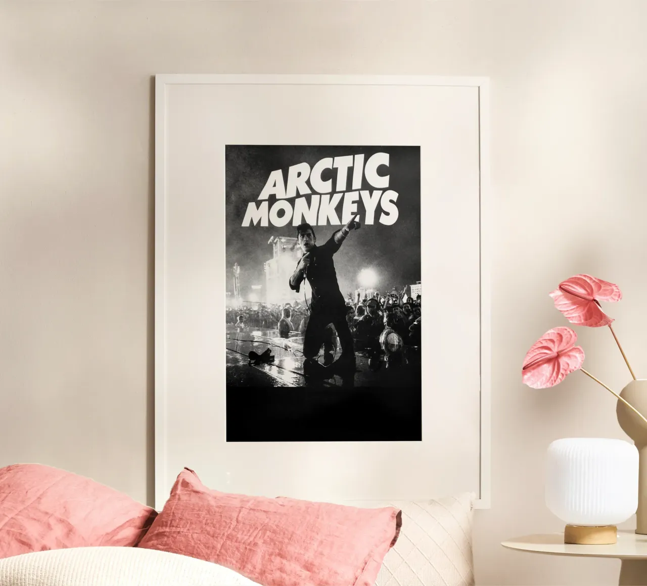 Alex Turner Live Concert Black And White poster con telaio in plastica da ASGONY