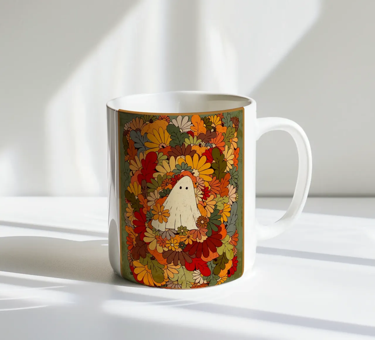 Fantasma e fiori tazza in ceramica da Ashley Studio