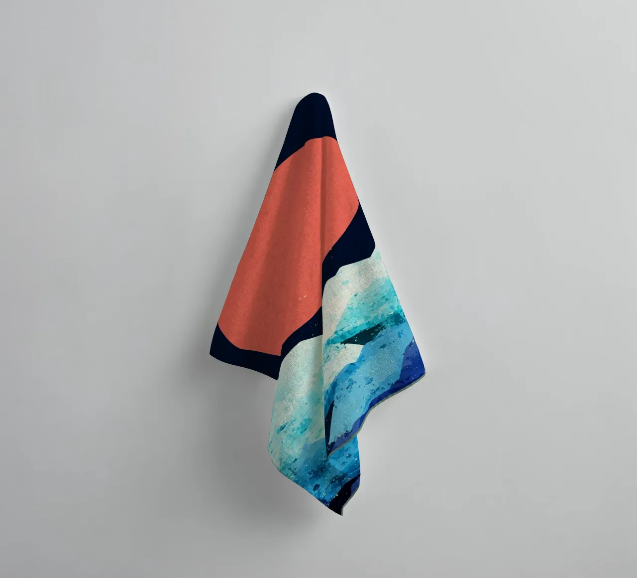 Un mare freddo di primavera asciugamano da bagno da Ashley Studio