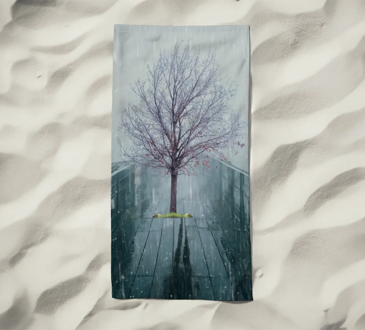 Albero su ponte con neve invernale telo mare da Berwies Artwork