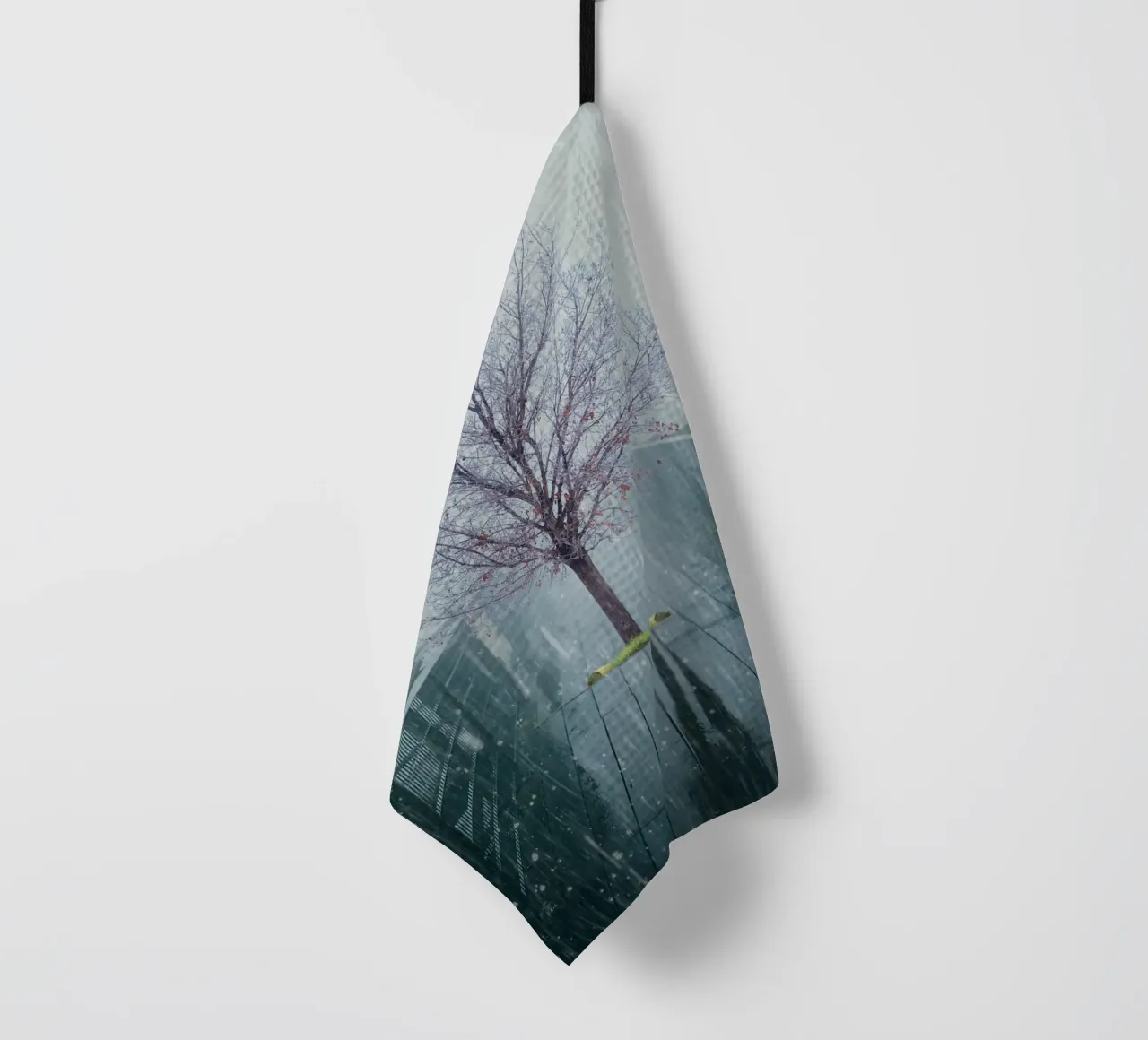 Albero su ponte con neve invernale canovaccio da cucina da Berwies Artwork