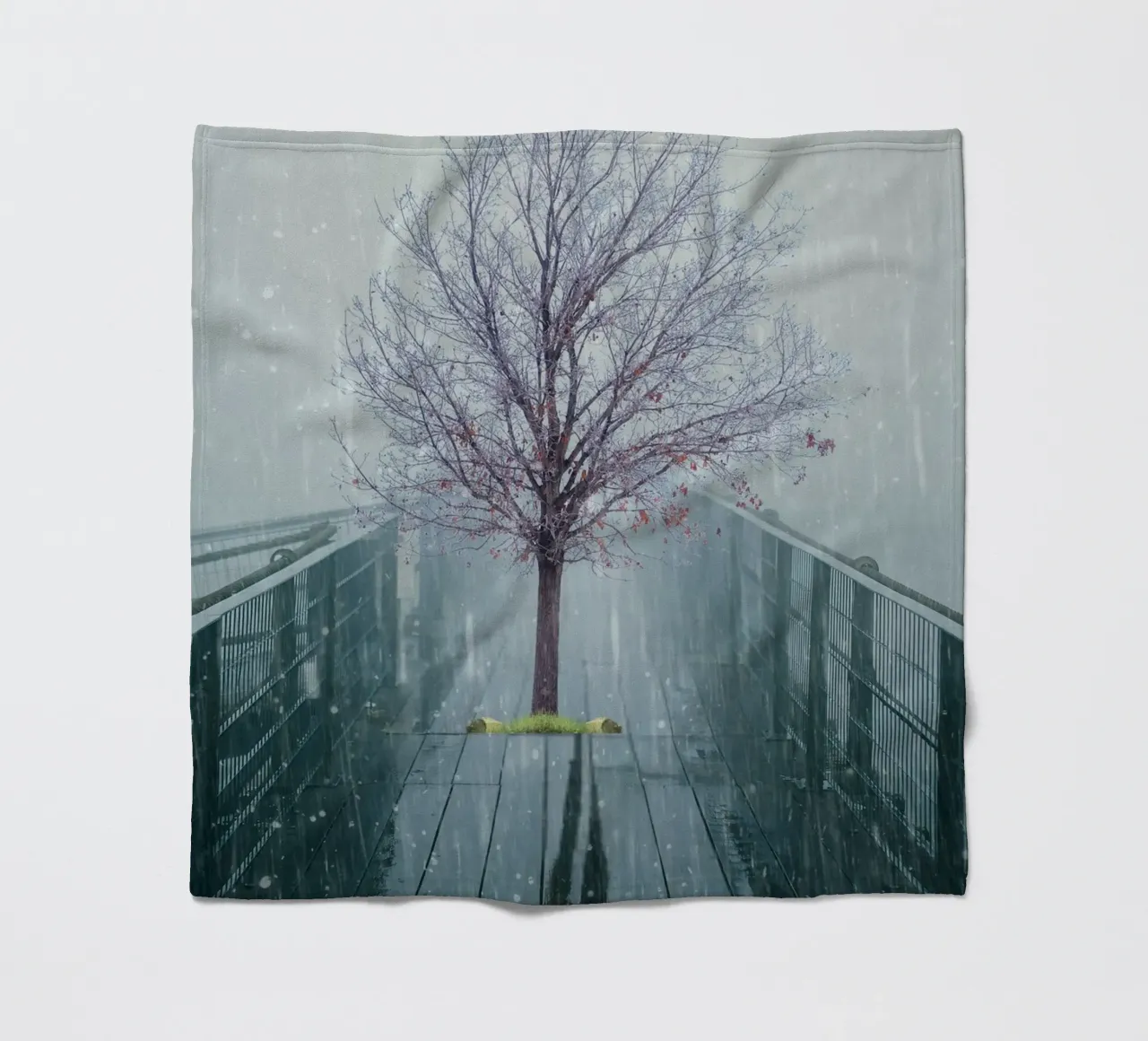Albero su ponte con neve invernale coperta in pile da Berwies Artwork