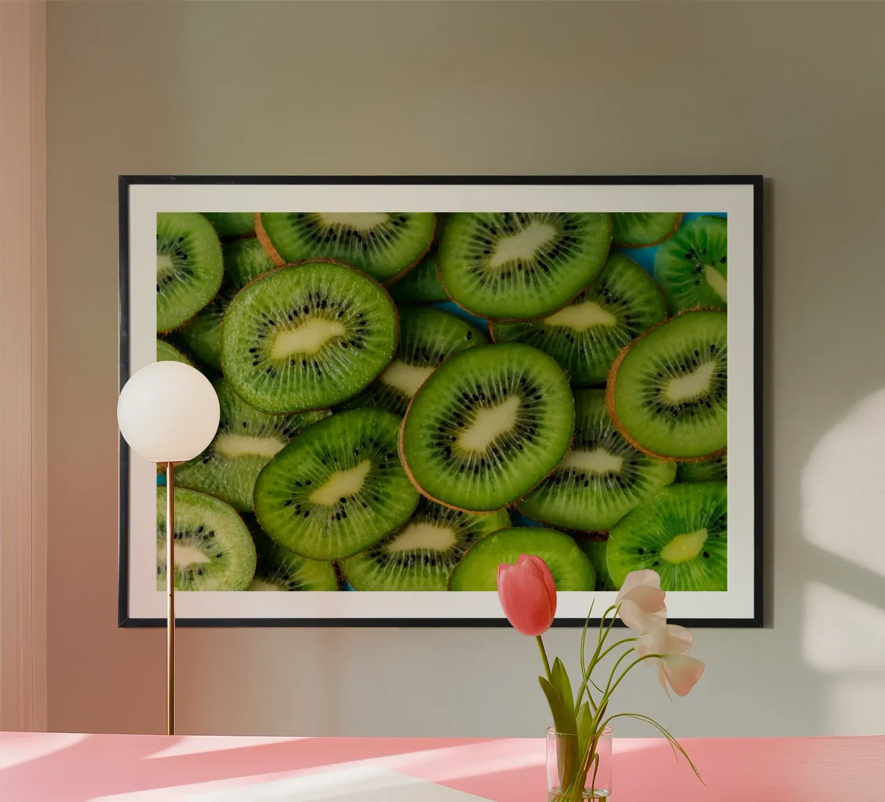 Kiwi Crush poster con telaio in legno da StillVibe Home