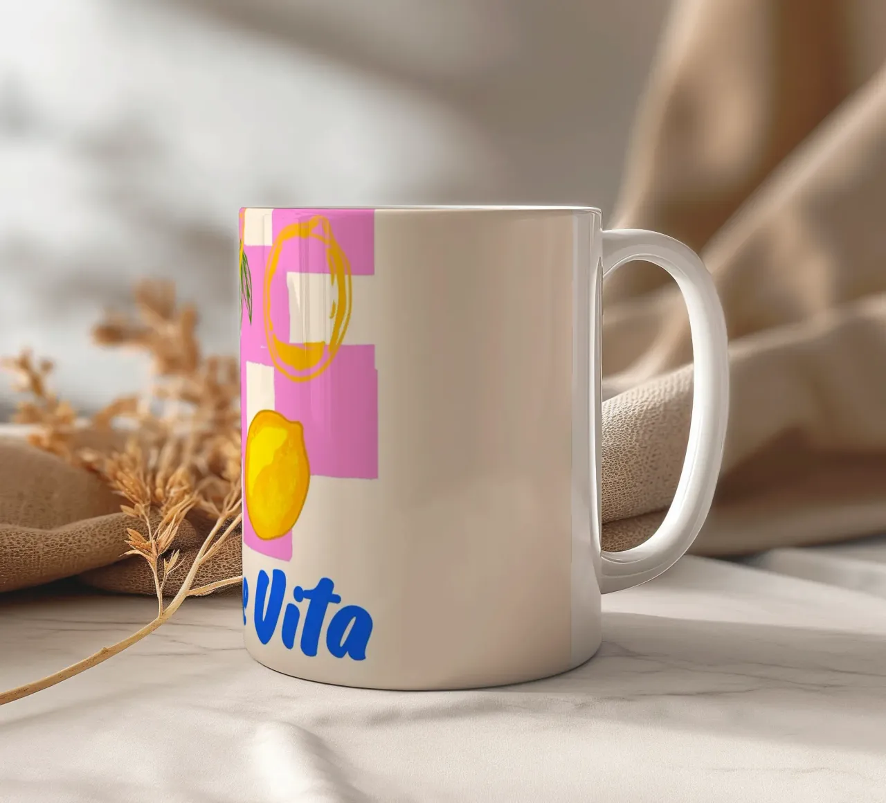 Das La Dolce Vita Zitrone Retro Keramik Tasse von EDMPROJECT