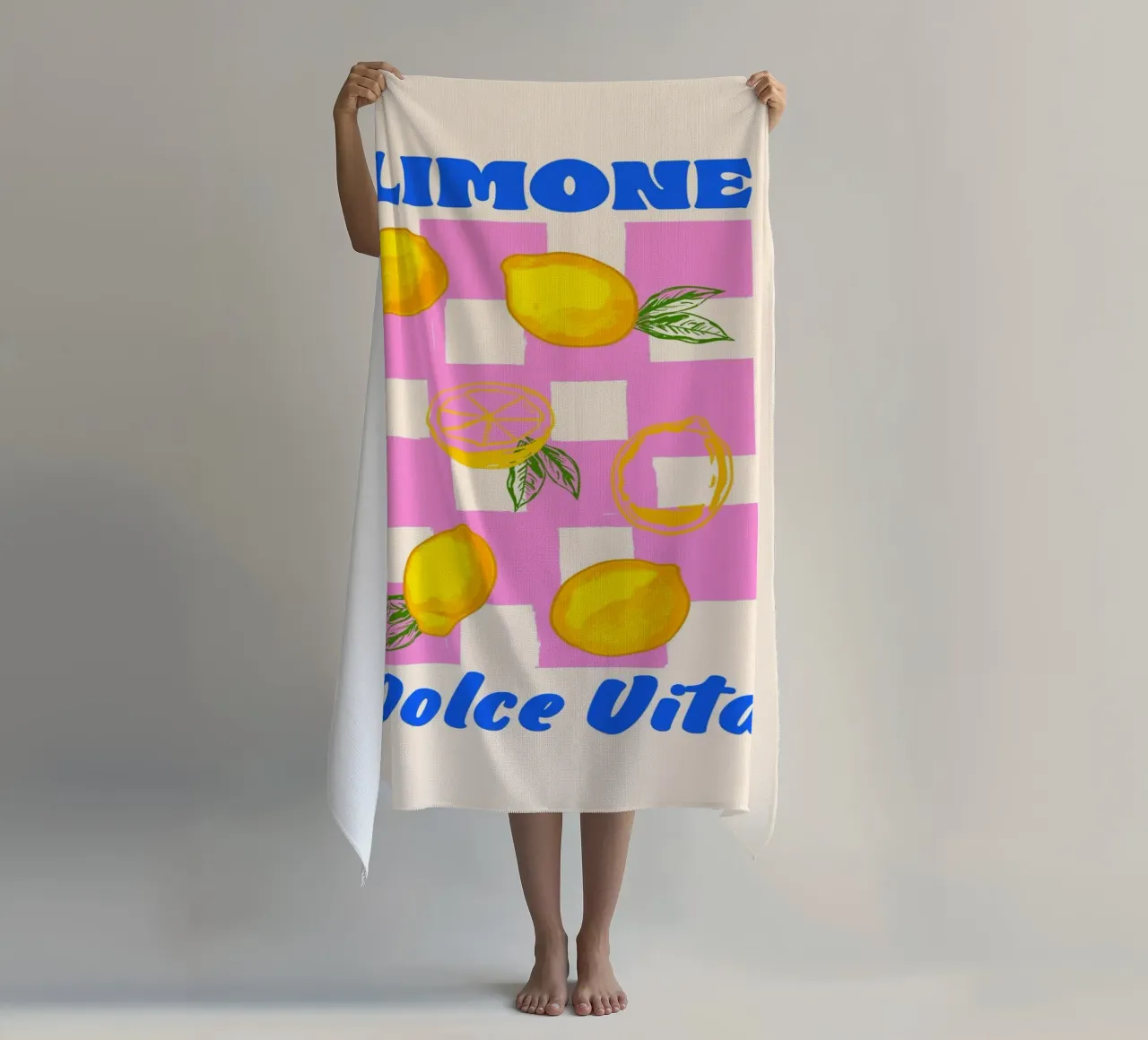 Das La Dolce Vita Zitrone Retro Strandtuch von EDMPROJECT